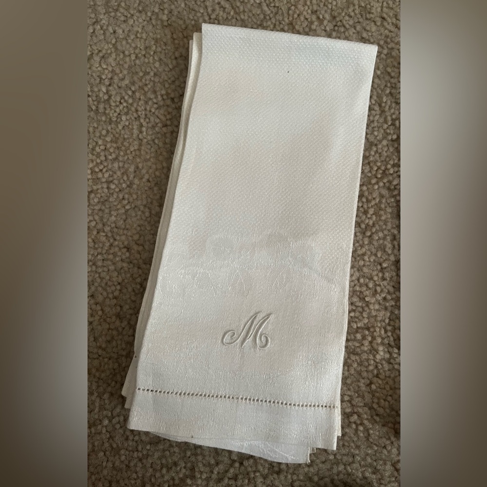 Elegant Monogrammed  4 White Guest Towels